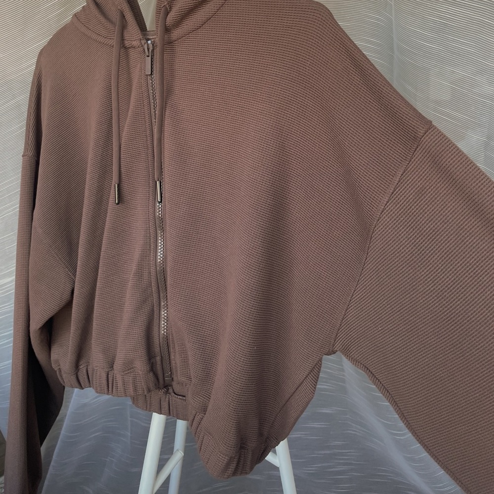 All in Motion Brown Cropped Zip-up